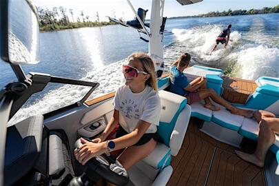 Women on Water Class: Surf Boat Edition | MarineMax Excelsior