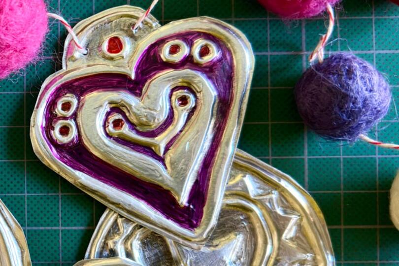 Slöjd Studio: Tin Embossed Heart Garlands